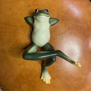 Franz Porcelain Frog FZ00079.